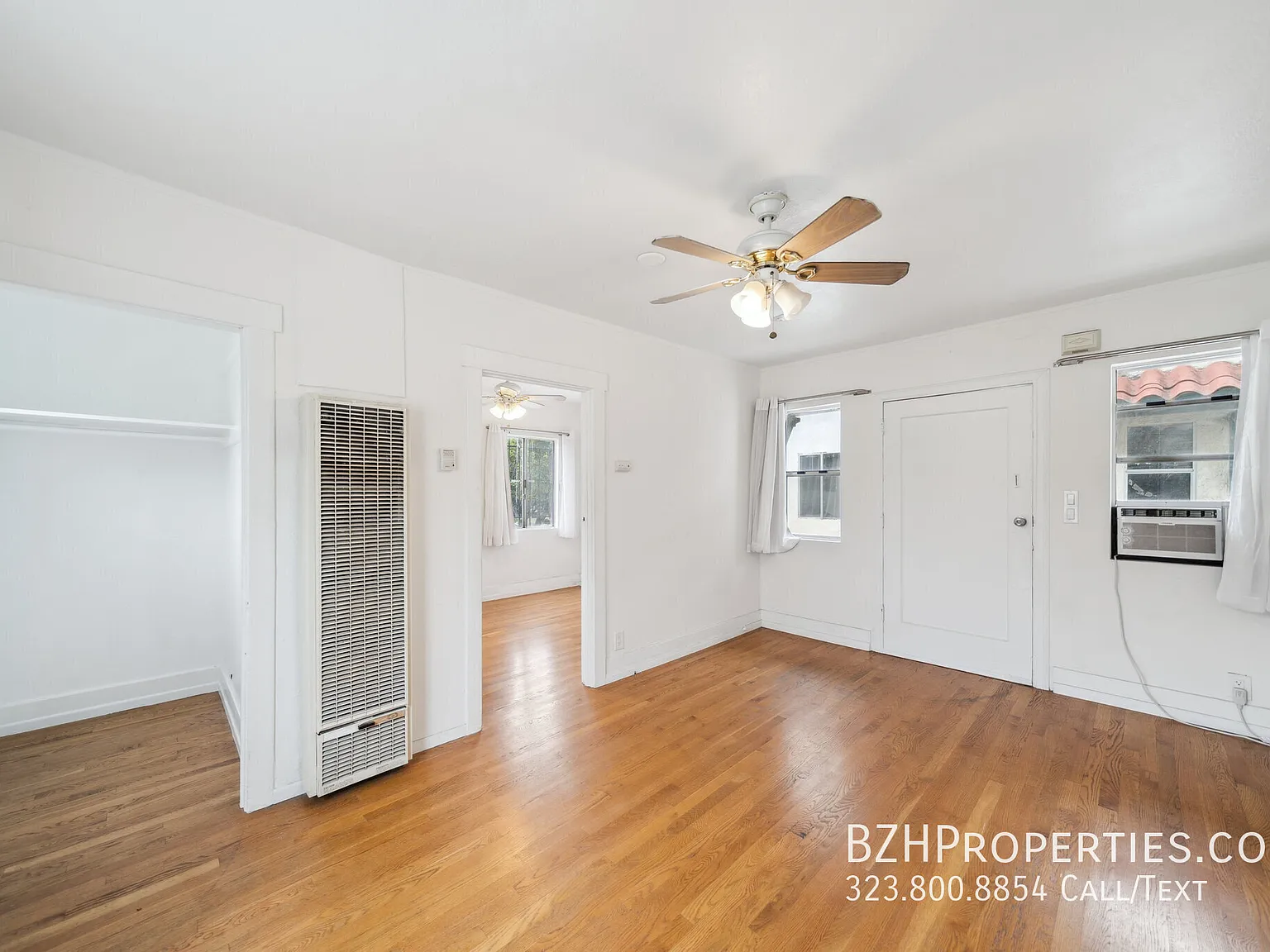 Standalone-Style 1 Bedroom Bungalow in the Heart of Highland Park — Photo 2