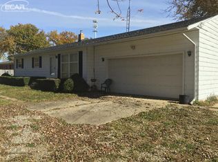 1182 N Genesee Rd, Burton, MI 48509