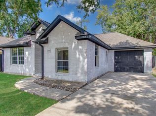 1909 Melbourne St, Houston, TX 77026