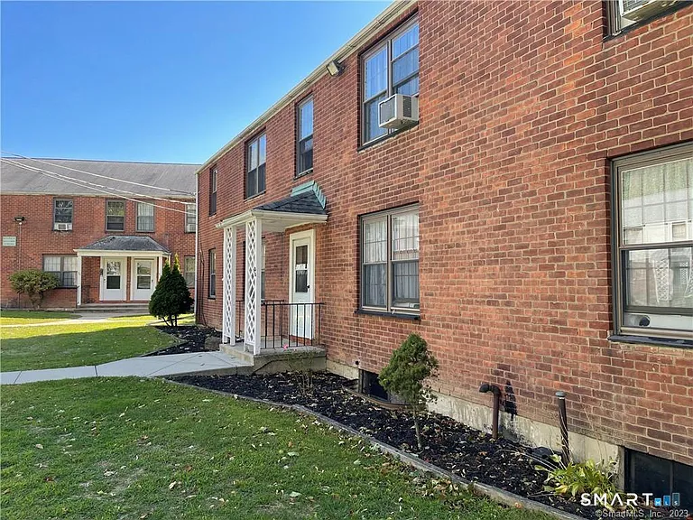 50 Mencel Cir #C — Photo 10
