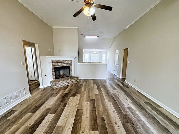 2nd image of 6098 Ravenwood Lake Dr E