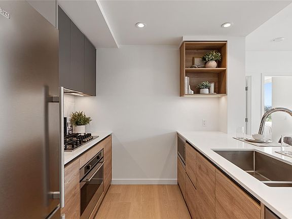 5th image of 369 Tyee Rd #908
