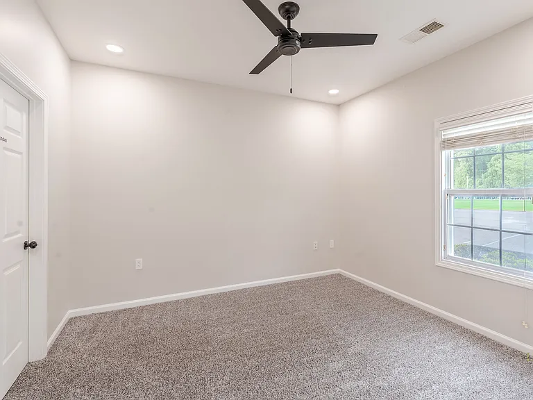 635 Marshtree Ln #105 — Photo 13