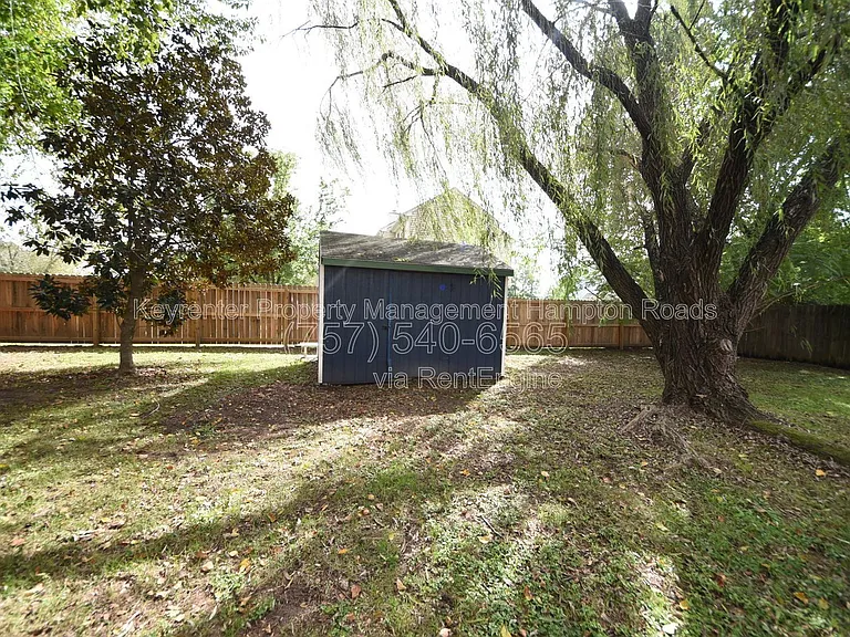 1549 River Creek Cres — Photo 44