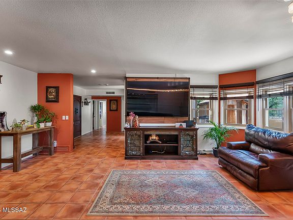 2nd image of 2302 Circulo De Anza
