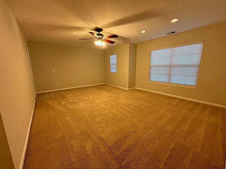 408 Abe Cir — Photo 16