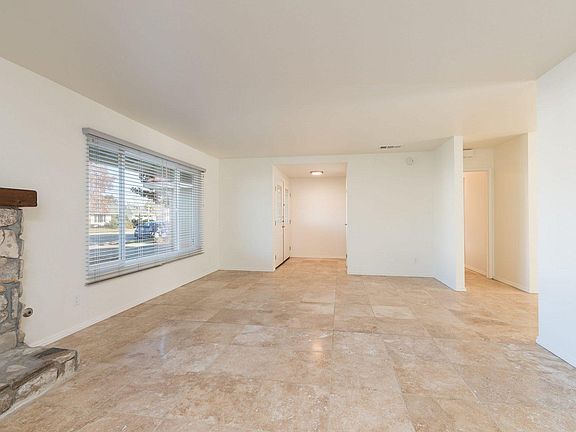 4th image of 1539 Oceanaire Dr