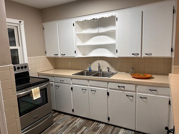 5th image of 1331 Sackett Ave #2