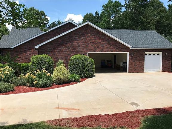 4th image of 170 Barringer Dr