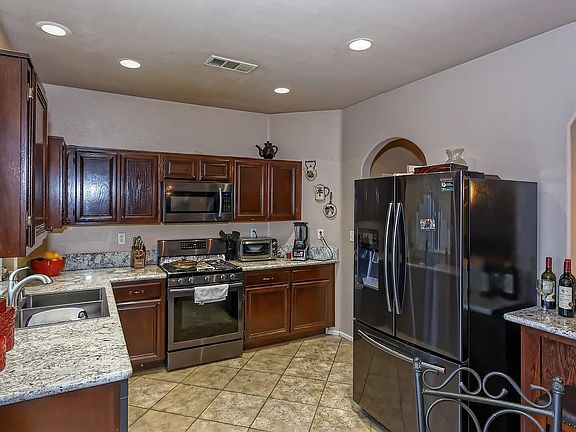 3rd image of 13181 Bassett Dr