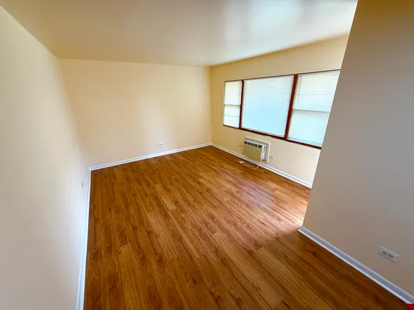 600 N Wolf Rd #4B, Hillside, IL 60162