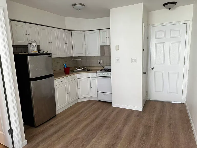14425 26th Ave #1 — Photo 2