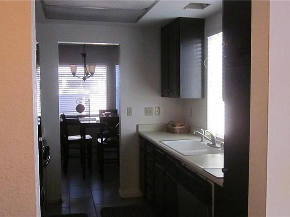 3rd image of 966 Woodland St