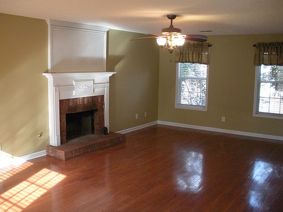 3rd image of 708 Trellis Ct