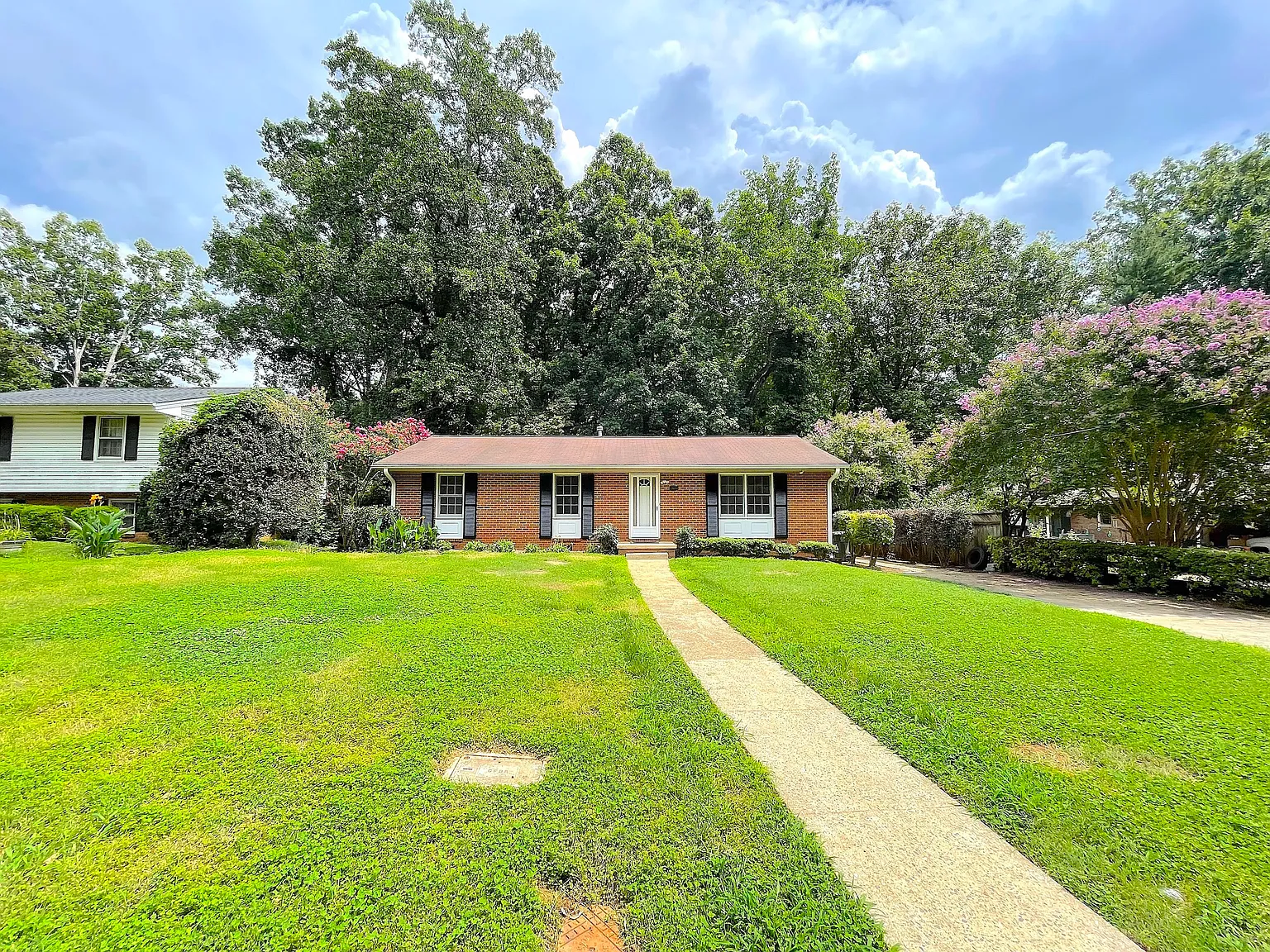 3 bed, 1.5 bath, 1239 sqft, $1,875 — Photo 2