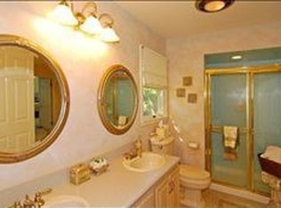 20 Rachel Ct, Clinton, NJ 08809