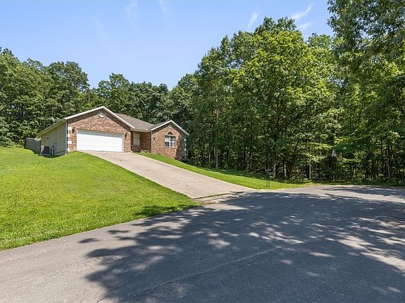 2nd image of 7 Brandon Ln