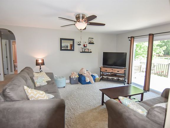 4th image of 530 Brookview Dr