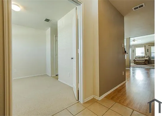 4 bed, 2190 sqft, $2,700 — Photo 2