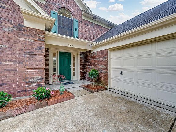 4th image of 3915 Cedarwood Dr