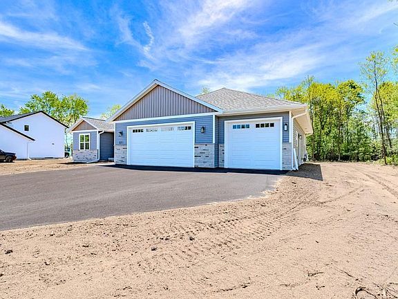 3rd image of 621 Amberwood Way