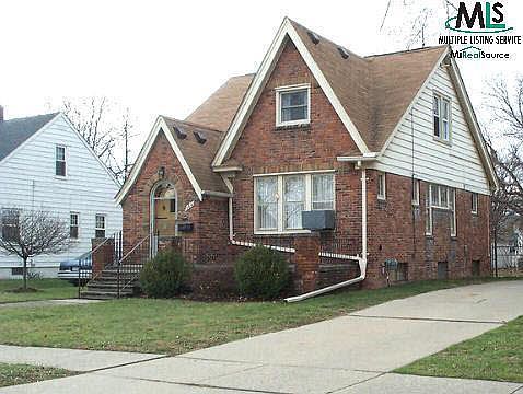 1st image of 264 Dickinson St