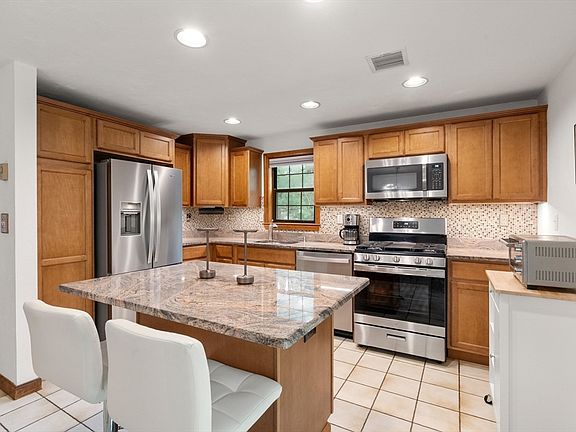 5th image of 195 Falmouth Rd #10