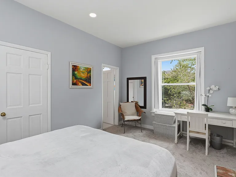 404 N Shields Ave — Photo 25