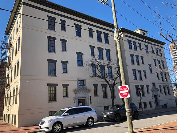 2nd image of 503 Dunmore St #102