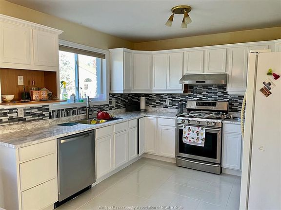 2nd image of 729 Donjon Ct