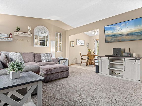 3rd image of 17956 Junkite St NW