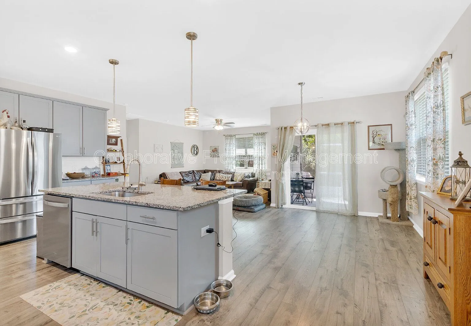4 bed, 2.5 bath, 2402 sqft, $2,750 — Photo 4