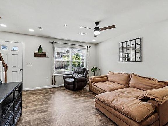 2nd image of 519 Byler Cir #1