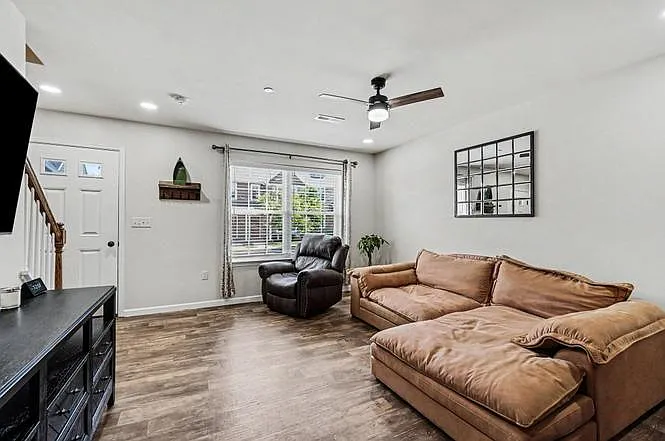 519 Byler Cir #1 — Photo 2