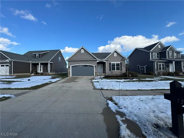 15135 Woodsong Dr, Middlefield, OH 44062