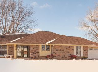 127 Regency Dr, Clinton, OK 73601