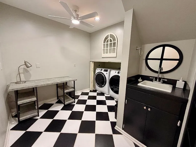 815 W Pensacola St #7 — Photo 4