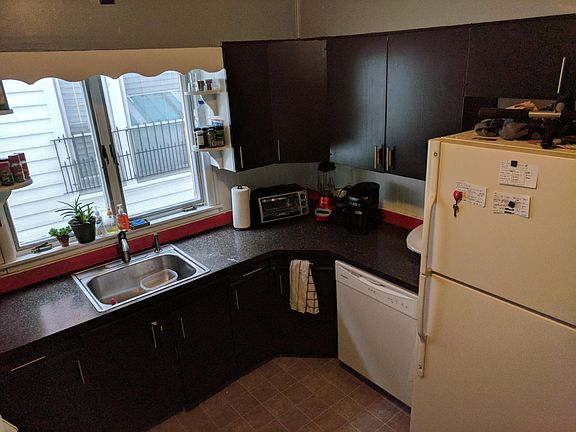3rd image of 204 Lisbon Ave #1