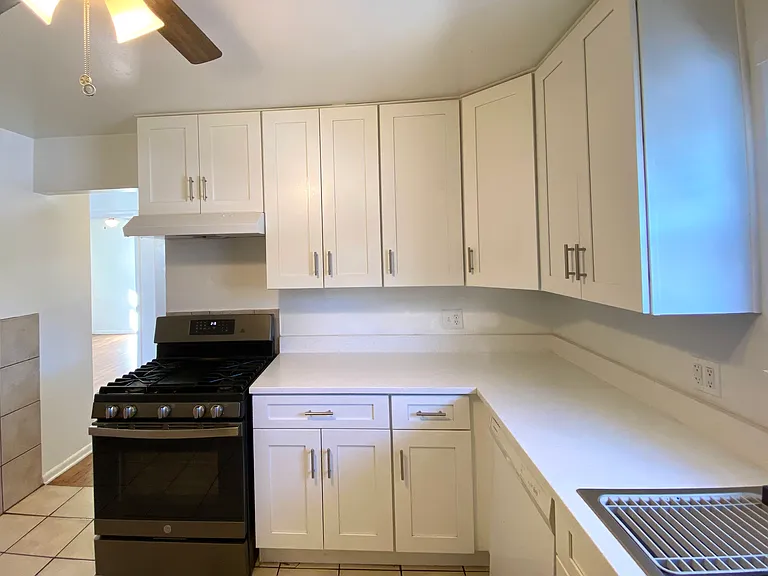 1310 S Newton St — Photo 2