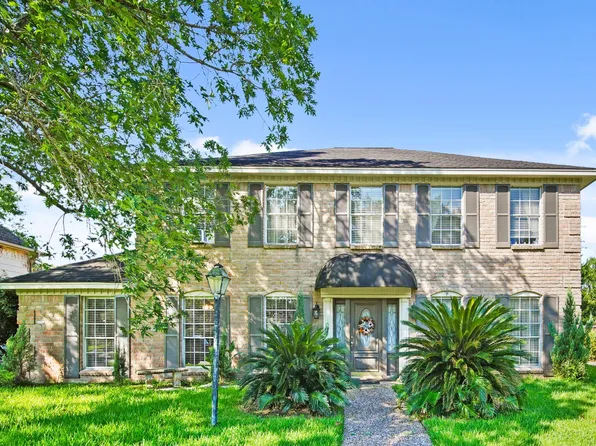 1007 Woodbank Drive, Taylor Lake Village, TX 77586