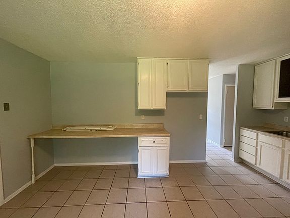 5th image of 803 Skyline Dr