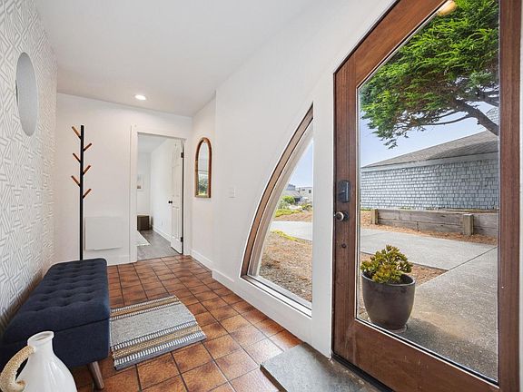4th image of 20970 Heron Drive