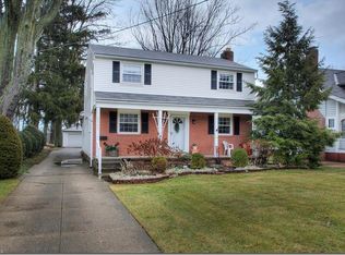 5107 Porter Rd, North Olmsted, OH 44070