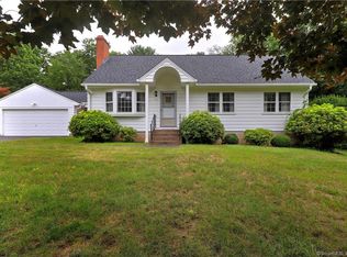 495 Quintard Ln, Orange, CT 06477