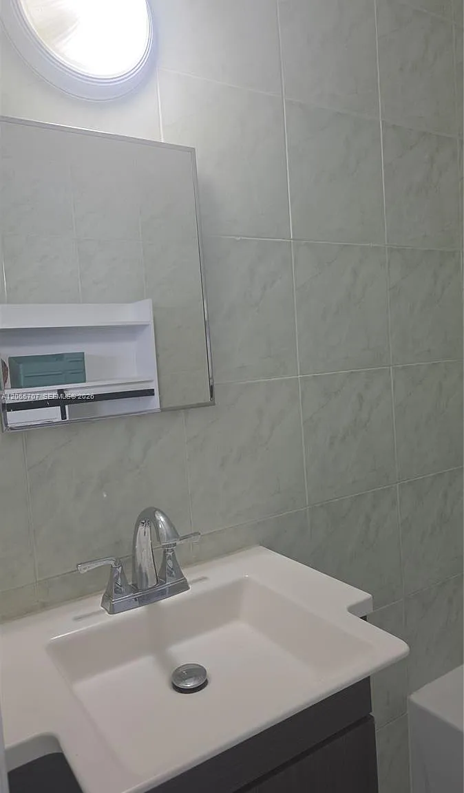 Hialeah 5th Addn Rev Pl — Photo 3