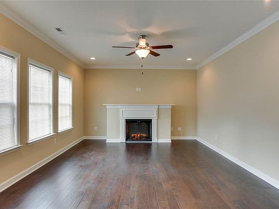5th image of 211 E Gilpin Ave