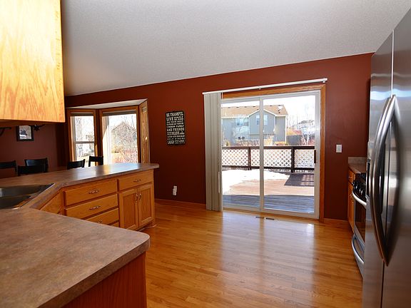 3rd image of 22244 Hickory Ct