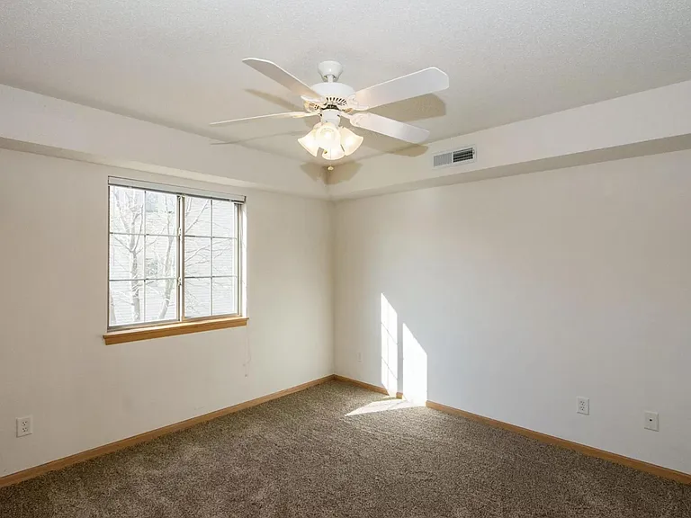 2876 Coral Ct — Photo 11