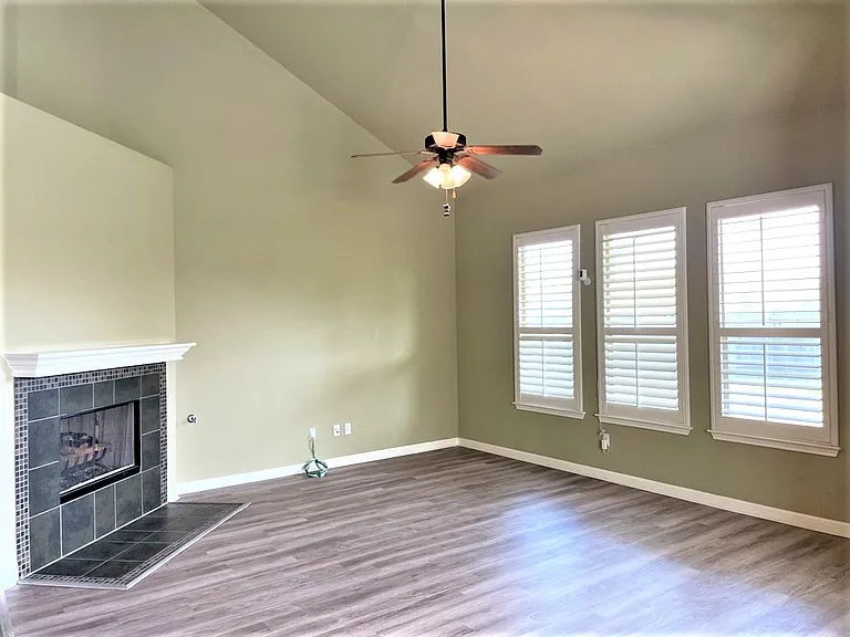 2409 Dovetail St — Photo 17