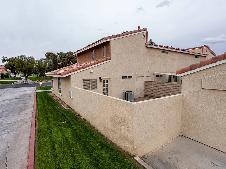450 Tava Ln — Photo 38